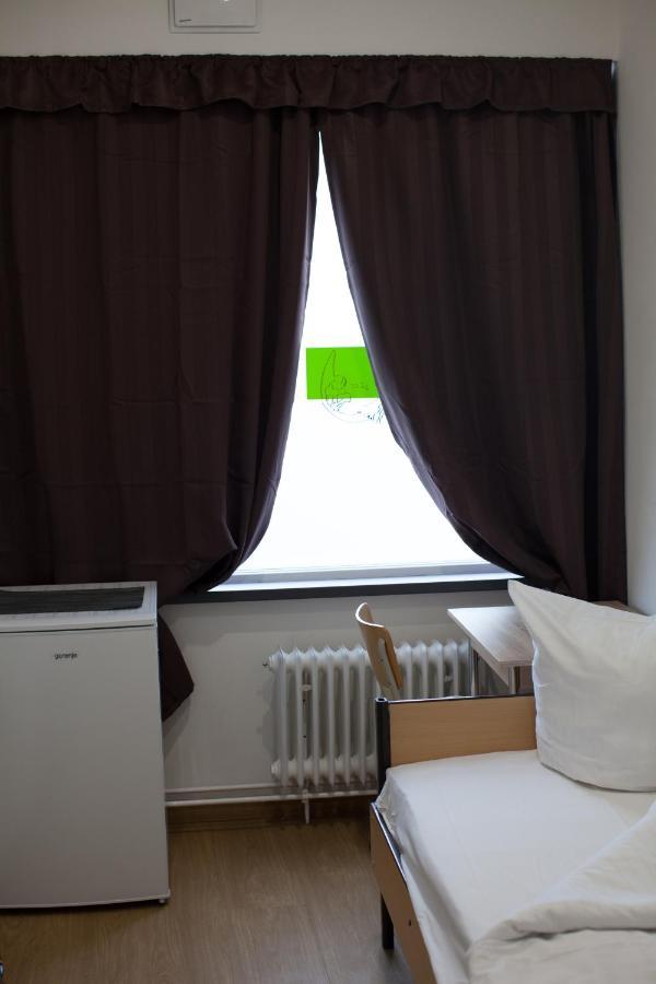 Hostel & Monteurzimmer Bei Hansezimmer Hambourg Extérieur photo